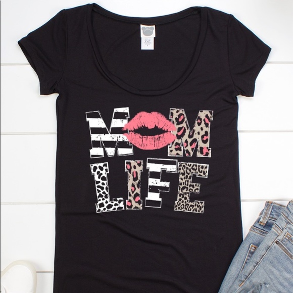 Mom Life Leopard and Lipstick Scoop Neck Tee S-3XL